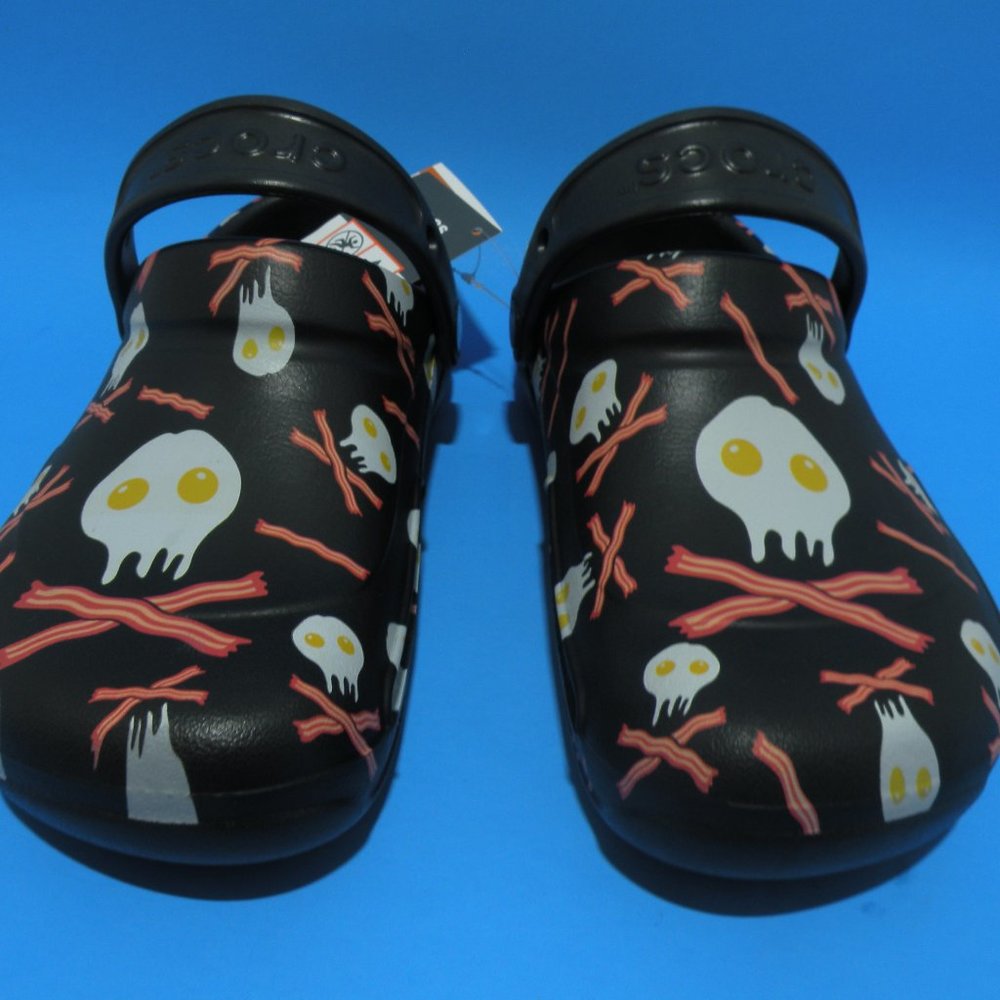 MENS 6. WOMENS 8. Crocs Bistro Graphics Black Clog